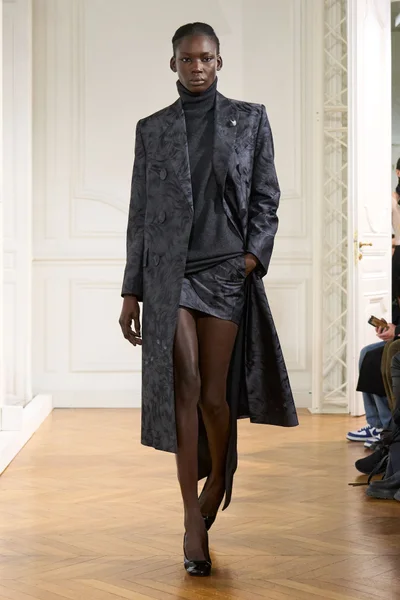Look 3